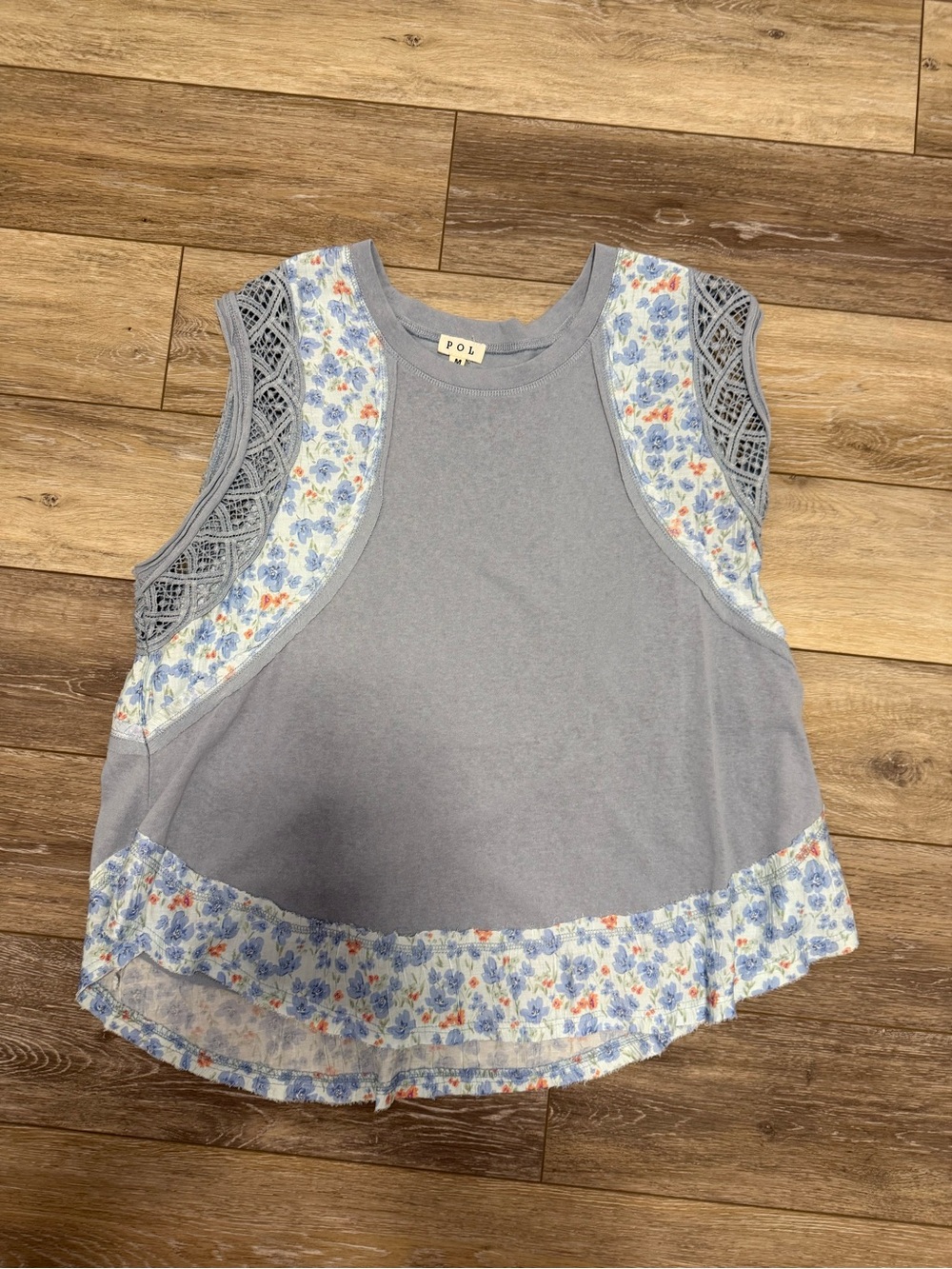 POL Light Bluish/gray Tank Top with Floral Trim